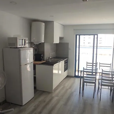 1 Quarto, Varanda, Praia, Acessos, Prestige For *